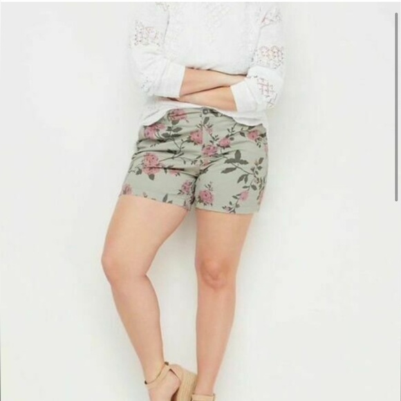 Lane Bryant Green Floral Shorts - Picture 5 of 11